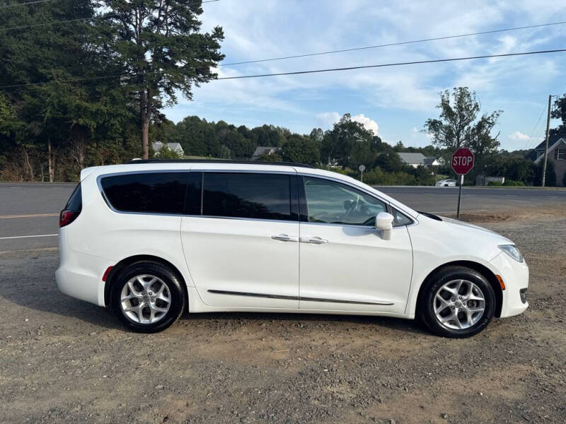2017 Chrysler Pacifica Touring Plus