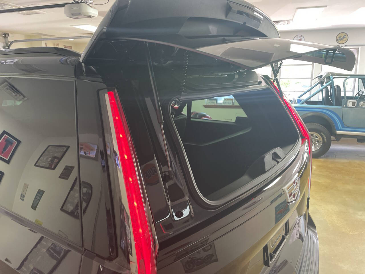2023 Cadillac Escalade ESV 35