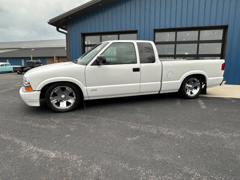 2000 Chevrolet S-10 LS
