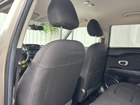 2016 Kia Soul +