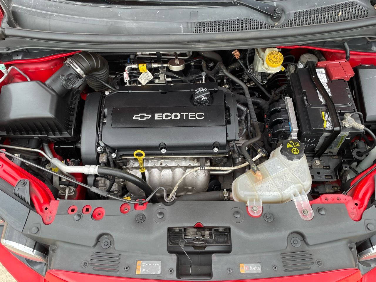 2015 Chevrolet Sonic LT photo 8