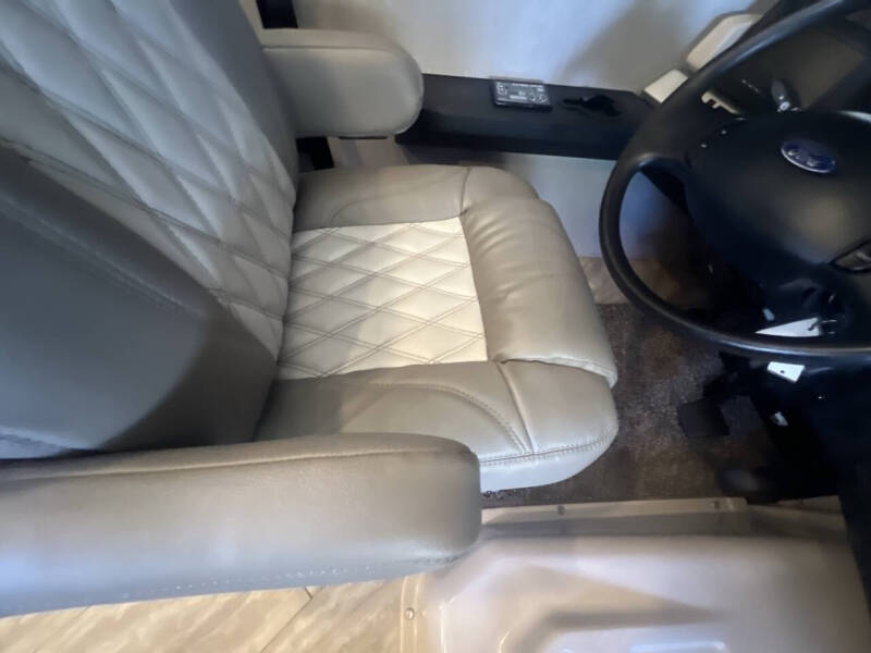 2020 Holiday Rambler Invicta