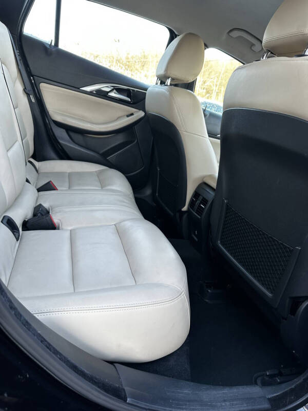 2017 Infiniti QX30 Premium