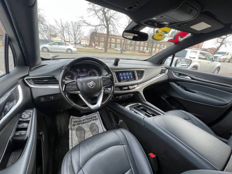 2023 Buick Enclave Essence