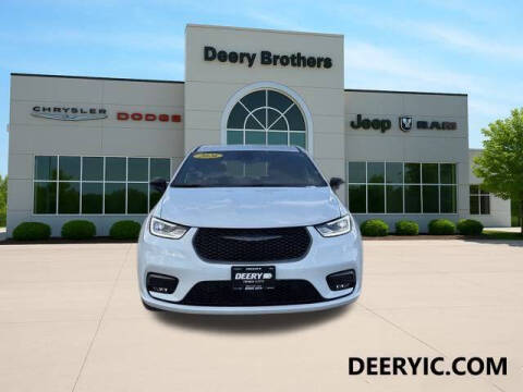 2026 Chrysler Pacifica Select