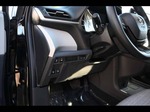 2024 Toyota Sienna LE 8-Passenger