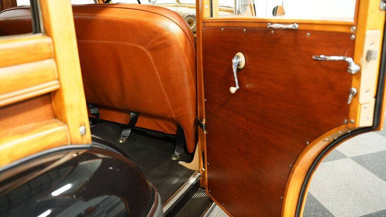 1948 Ford Super Deluxe