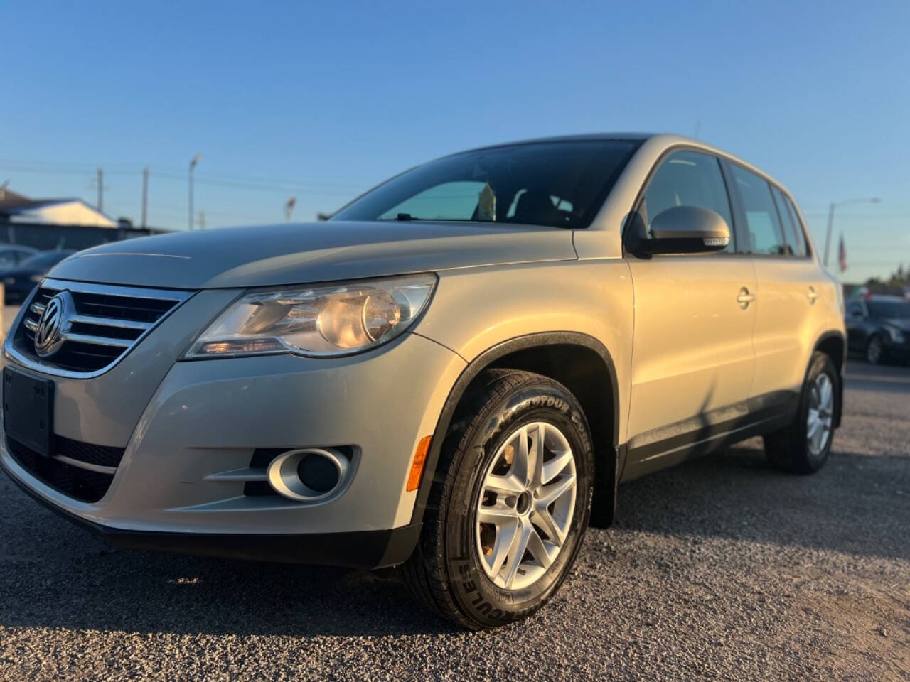 2011 Volkswagen Tiguan for sale at J-R Auto Sales LLC in Houston, TX