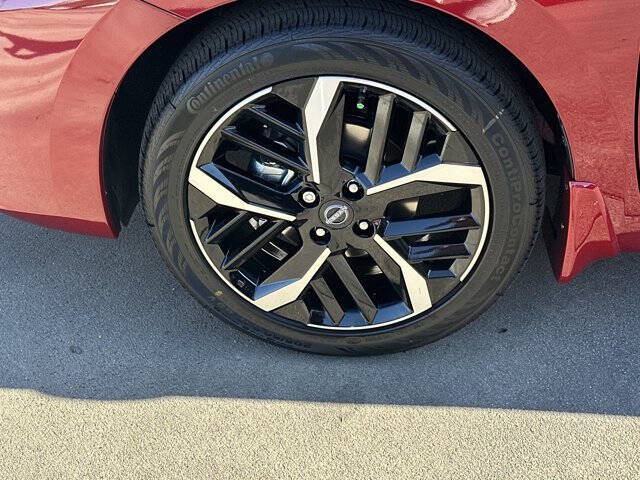 2025 Nissan Versa SR