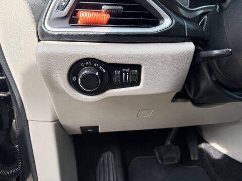 2017 Chrysler Pacifica Touring