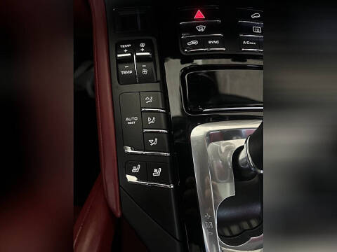 2016 Porsche Cayenne GTS