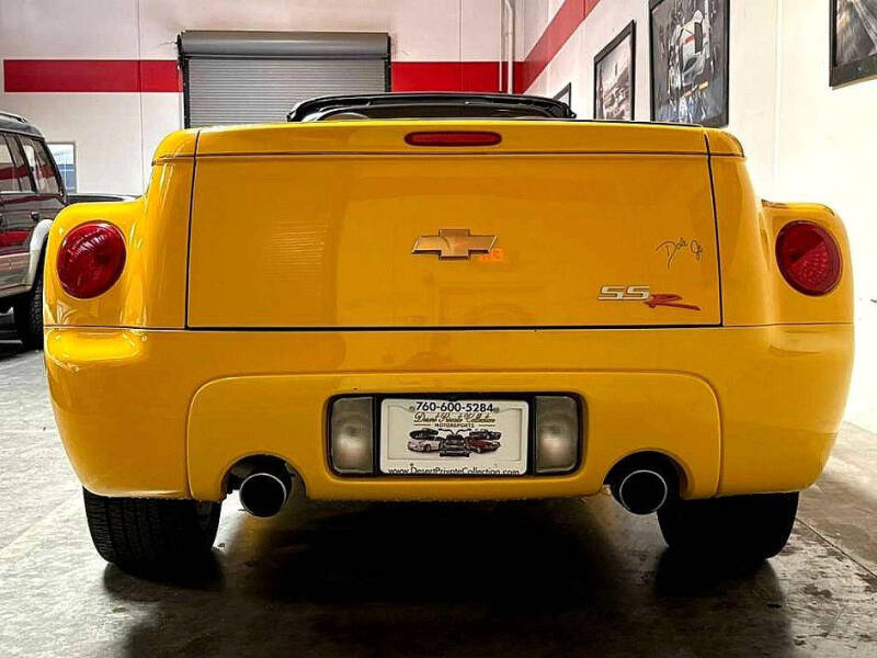 2004 Chevrolet SSR LS