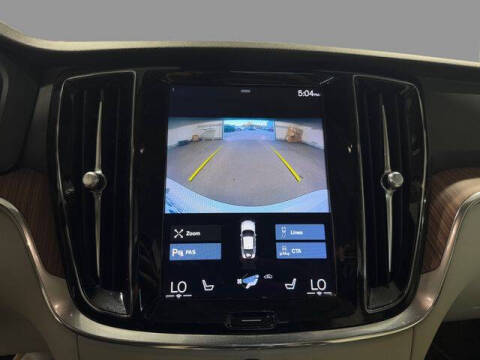 2022 Volvo S60 Recharge T8 R-Design Expression