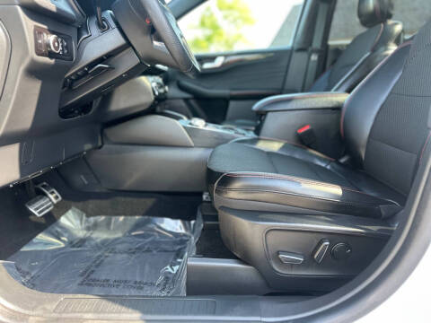 2023 Ford Escape ST-Line Select