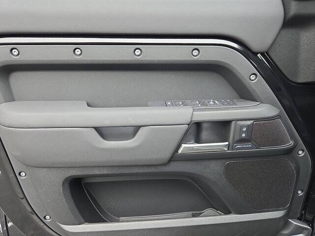 2026 Land Rover Defender 110 P300 S