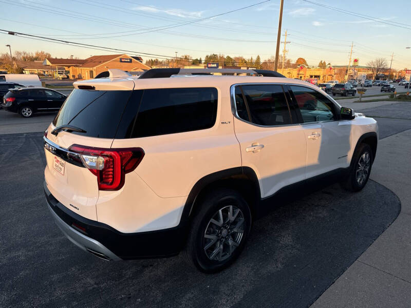 2023 GMC Acadia SLT