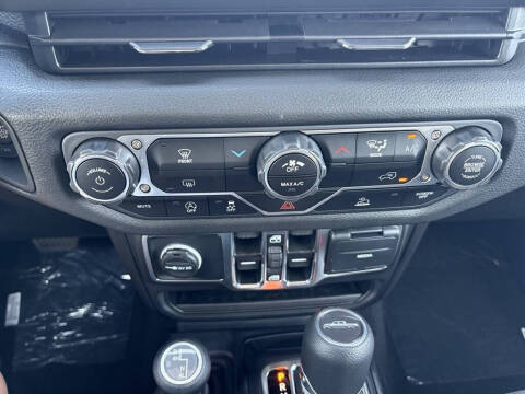 2025 Jeep Gladiator Sport