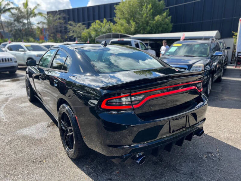 2016 Dodge Charger SXT