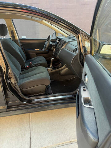 2011 Nissan Versa 1.8 S