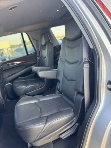 2016 Cadillac Escalade Luxury Collection