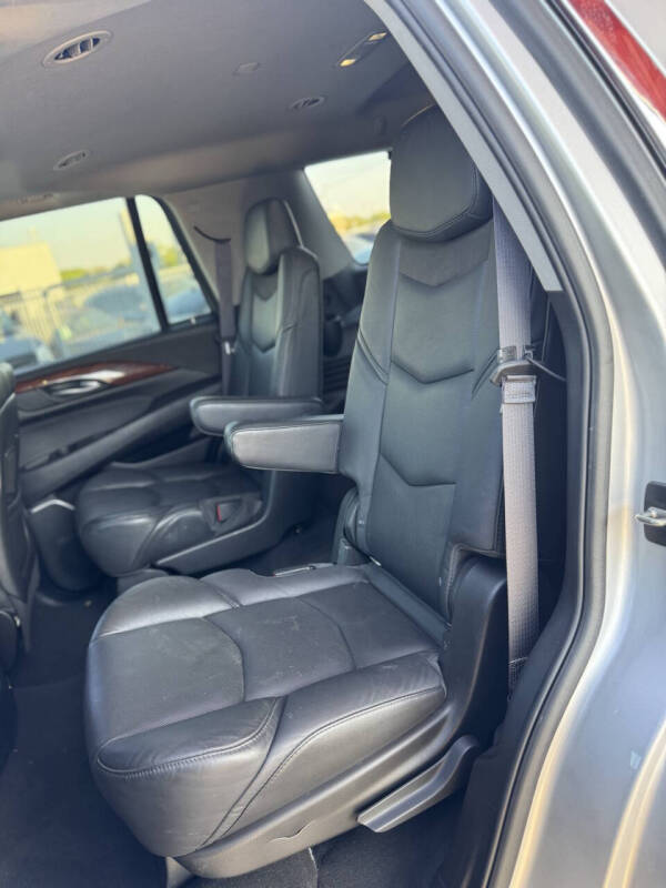 2016 Cadillac Escalade Luxury Collection