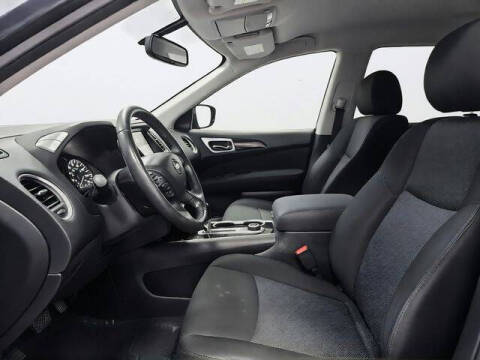 2017 Nissan Pathfinder SV