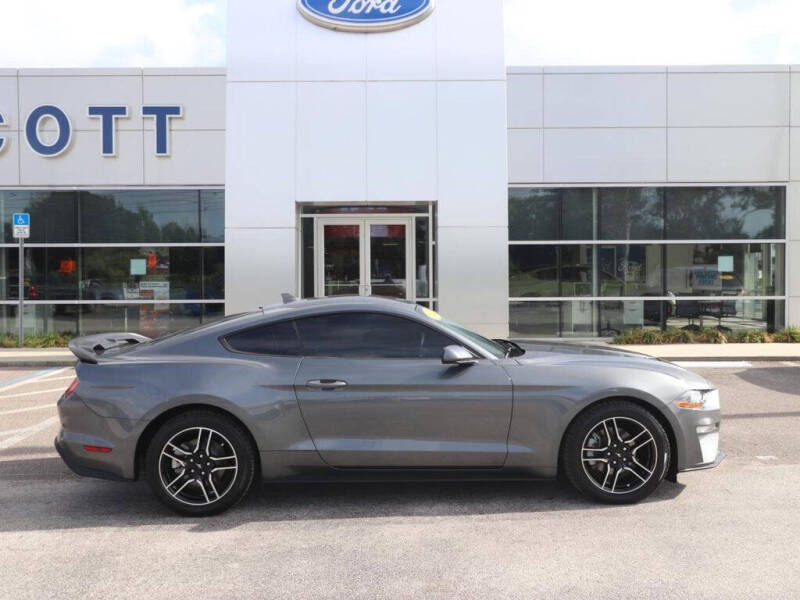 2022 Ford Mustang EcoBoost