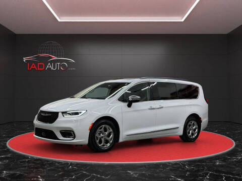 2023 Chrysler Pacifica Limited Photo