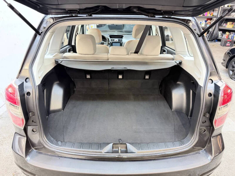 2016 Subaru Forester 2.5i