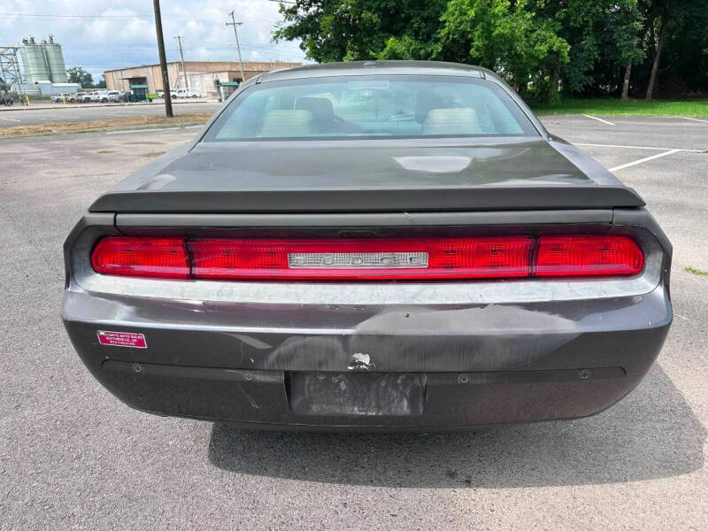 2009 Dodge Challenger SE