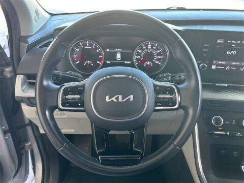 2023 Kia Carnival LX