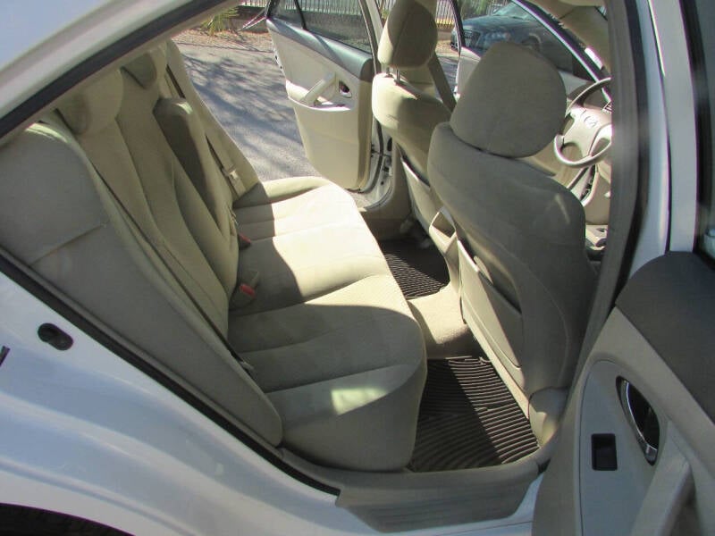 2007 Toyota Camry LE photo 31