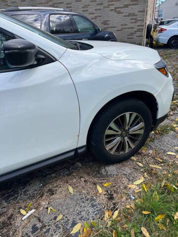 2017 Nissan Pathfinder SL