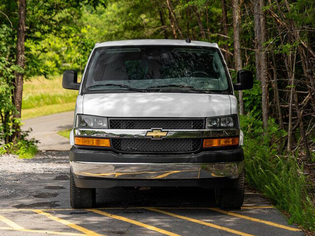 2025 Chevrolet Express 2500
