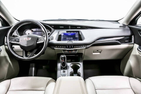 2023 Cadillac XT4 Premium Luxury