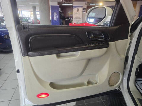 2012 Cadillac Escalade Platinum Edition