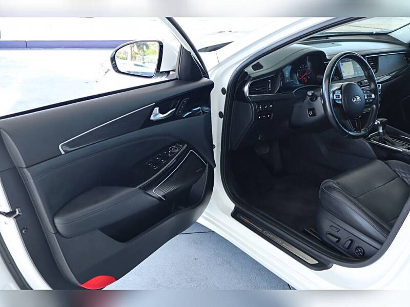 2018 Kia Cadenza Limited