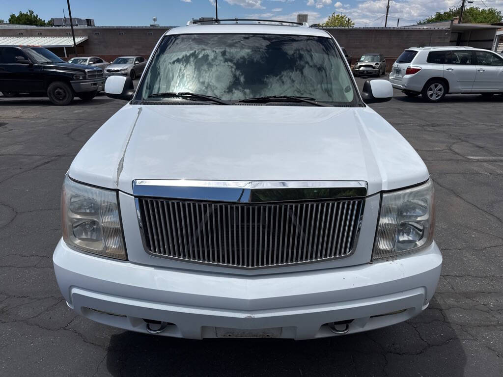 White 2002 Cadillac Escalade Base AWD 4dr SUV 2