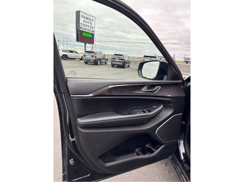 2022 Jeep Grand Cherokee L Altitude