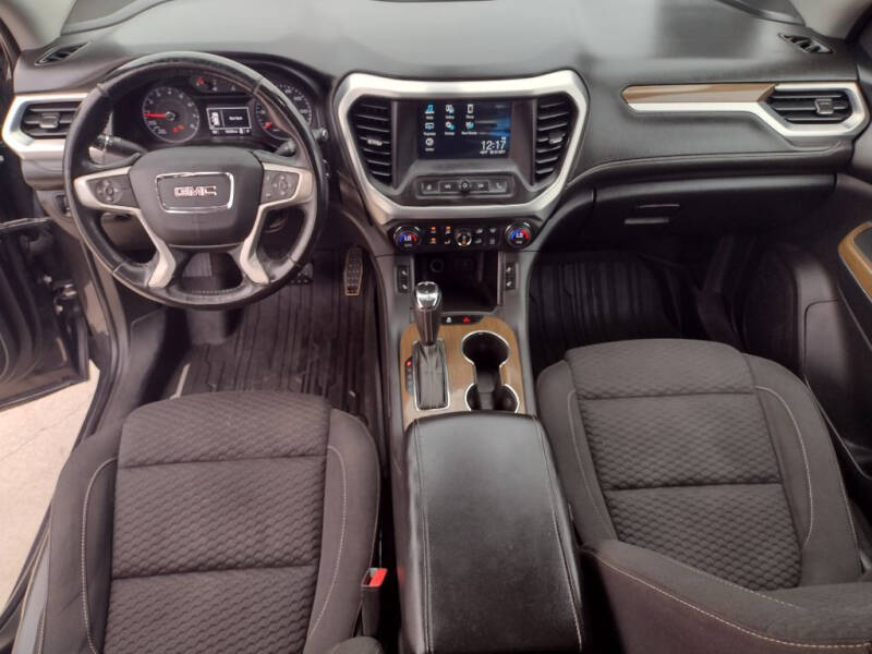 2017 GMC Acadia SLE-2