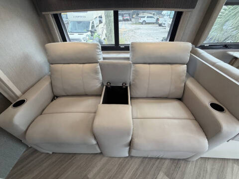 2022 Holiday Rambler Invicta