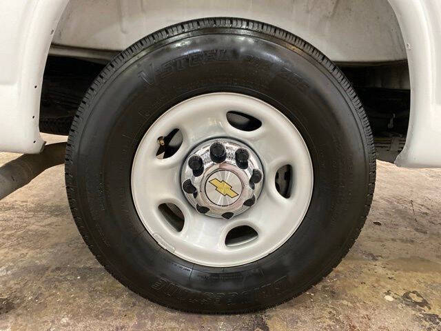 2025 Chevrolet Express LT 3500
