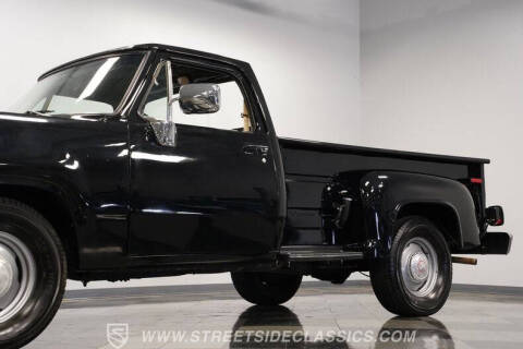 1977 Dodge D100 Pickup