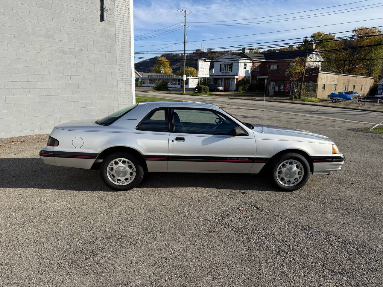 1988 Ford Thunderbird 104