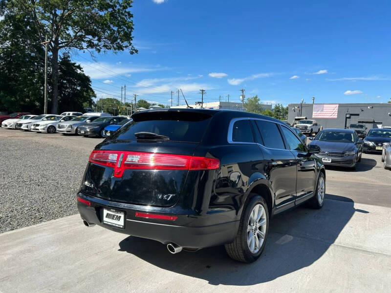2018 Lincoln MKT Premiere