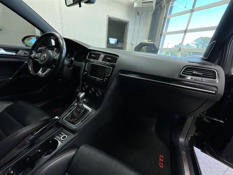 2017 Volkswagen Golf GTI SE