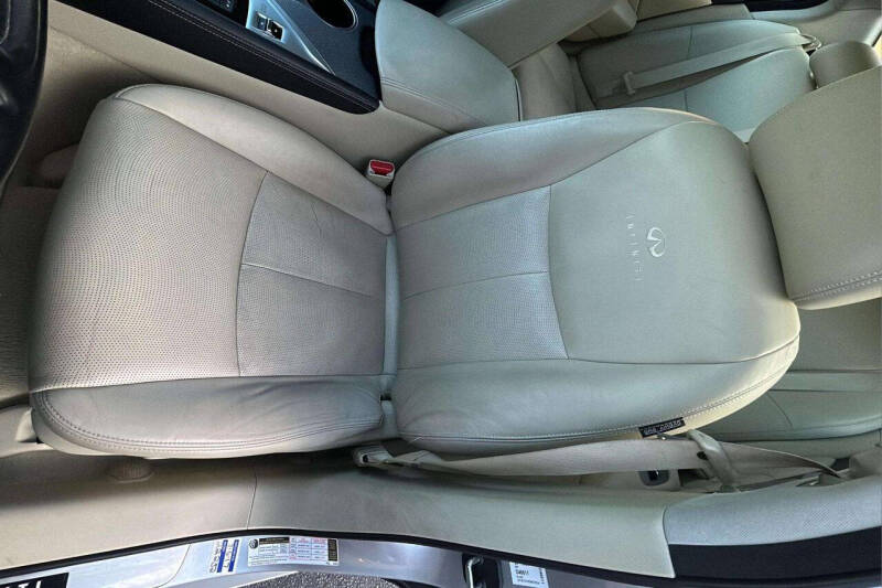 2014 Infiniti Q50 Premium