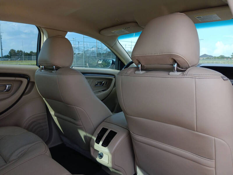 2015 Ford Taurus Limited