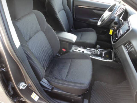 2019 Mitsubishi Outlander ES