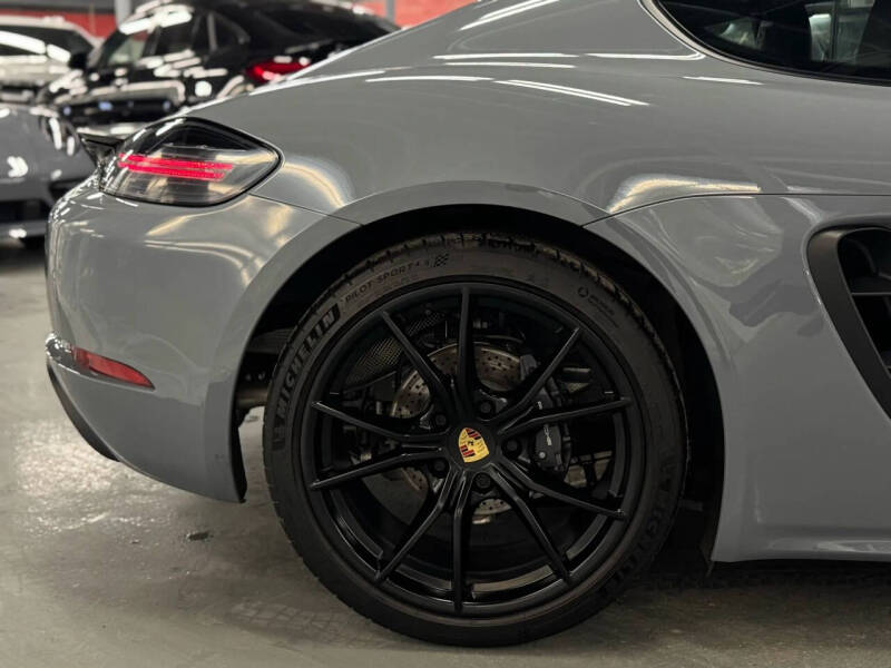 2024 Porsche 718 Cayman